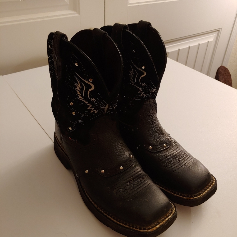 Black Boots